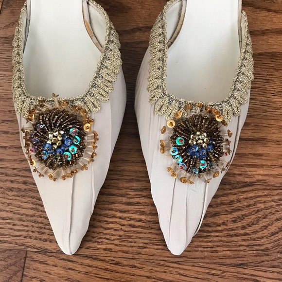 Penny Loves Kenny Lovely bead embroidered kitten heels women’s - Picture 3 of 11